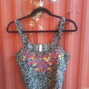 Graphic Crop Tank Embroidered